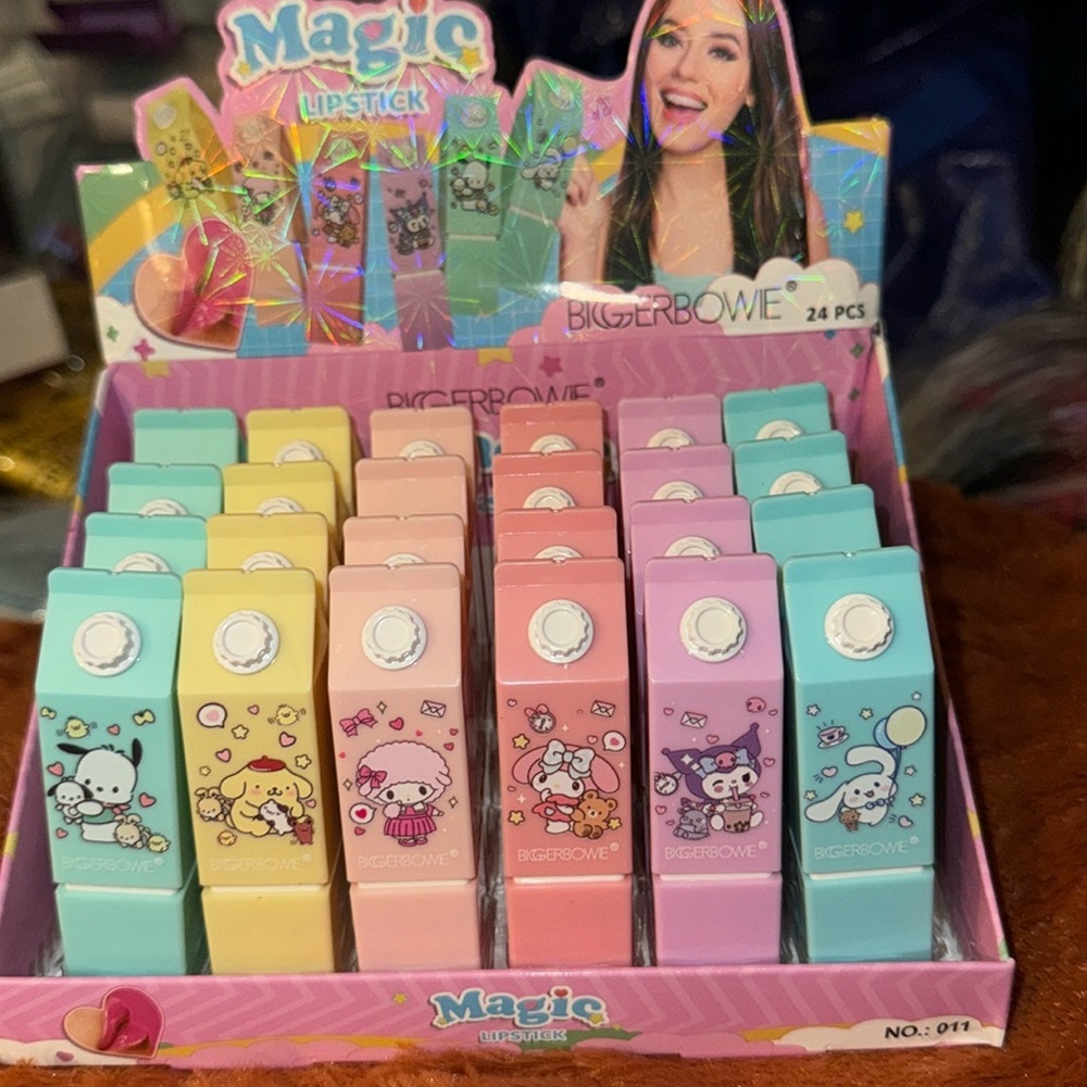 Magic lipstick box‎ of 24